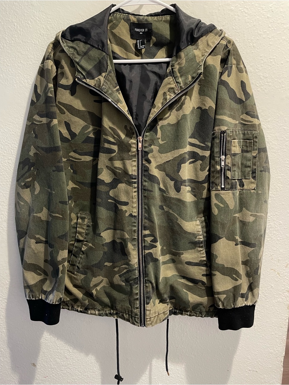 Forever 21 Men Camouflage Hooded Bomber Jacket Green Camo Utility Flight Coat S